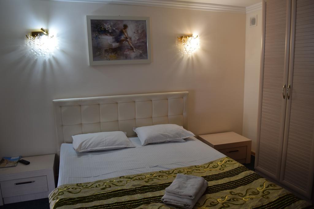 Bayterek Hotel Астана Екстериор снимка
