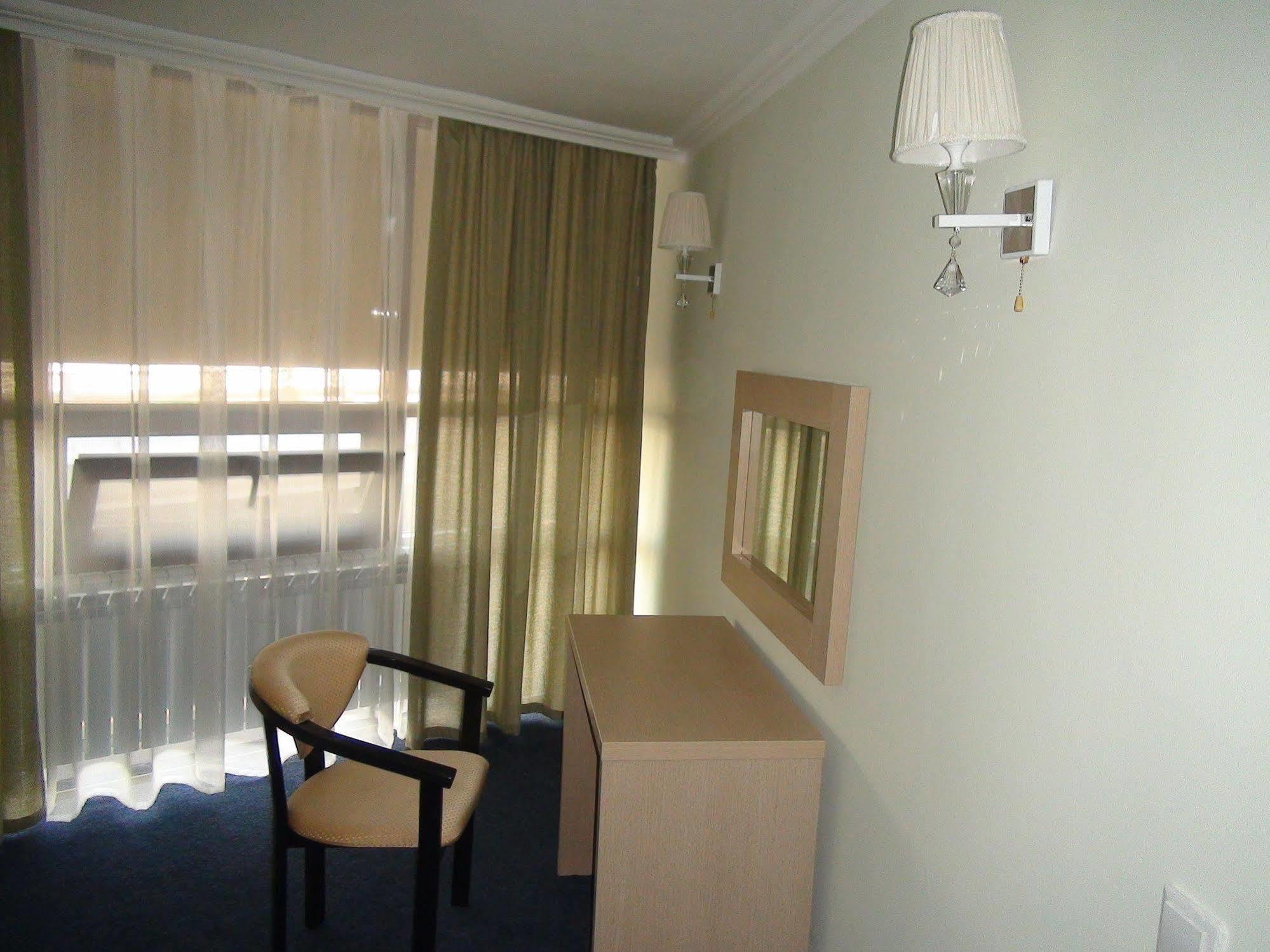 Bayterek Hotel Астана Екстериор снимка