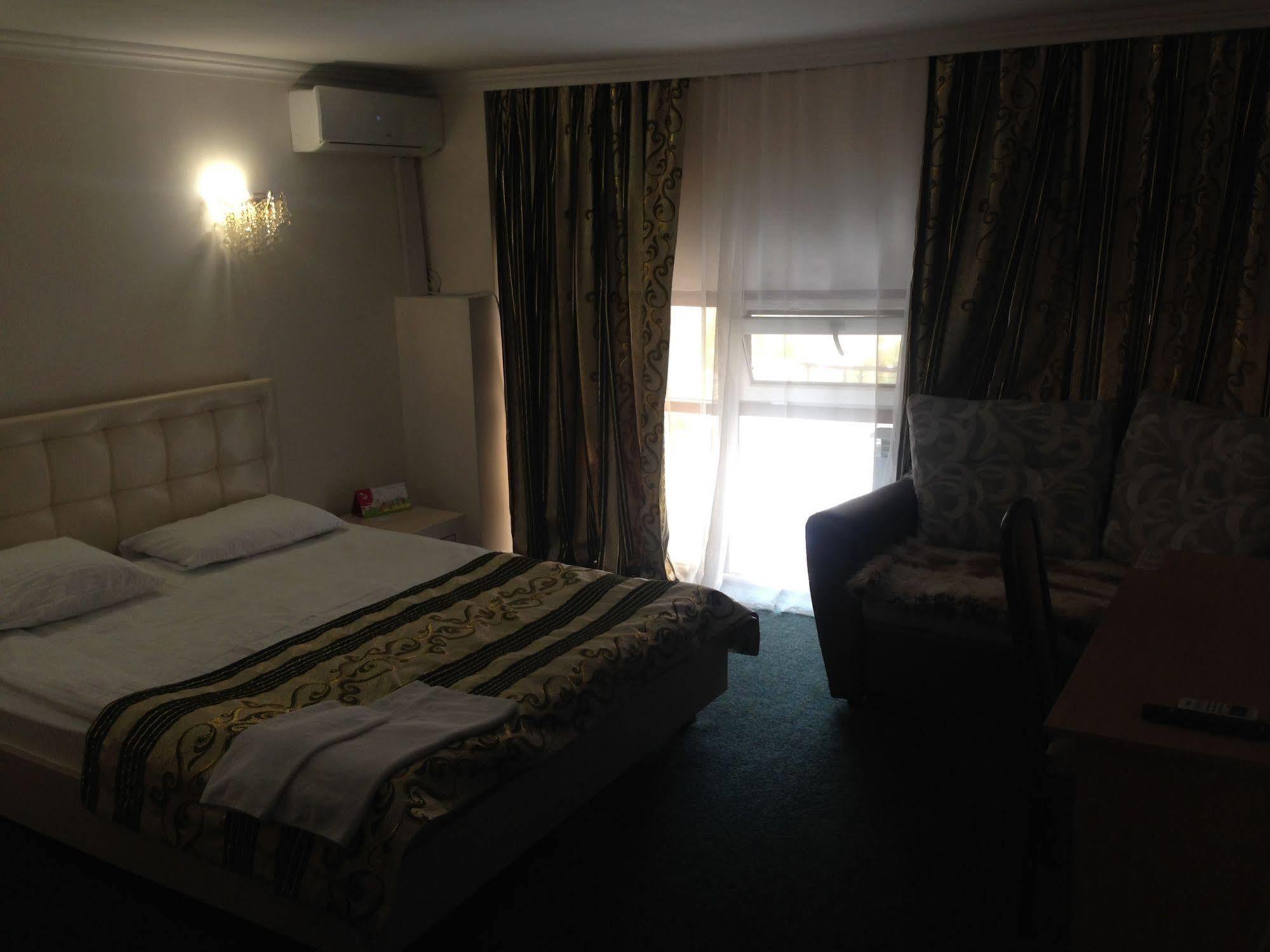 Bayterek Hotel Астана Екстериор снимка