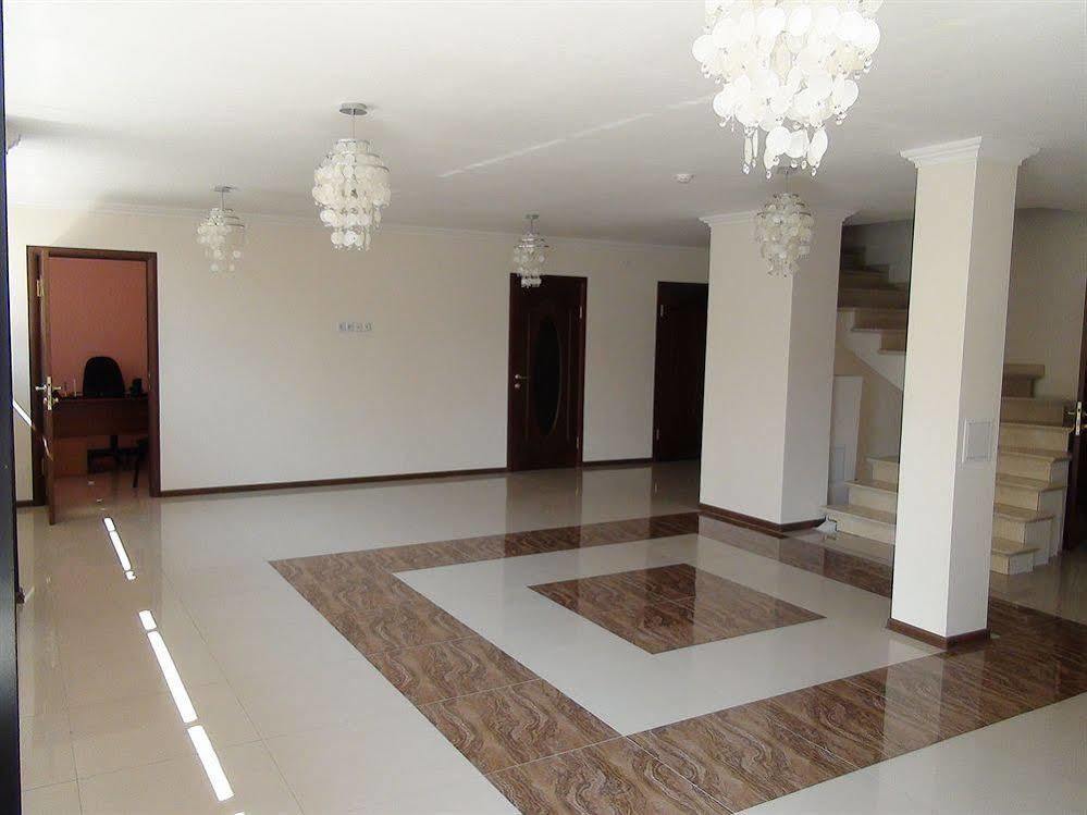 Bayterek Hotel Астана Екстериор снимка