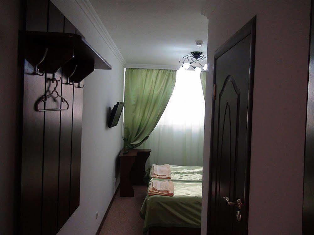 Bayterek Hotel Астана Екстериор снимка